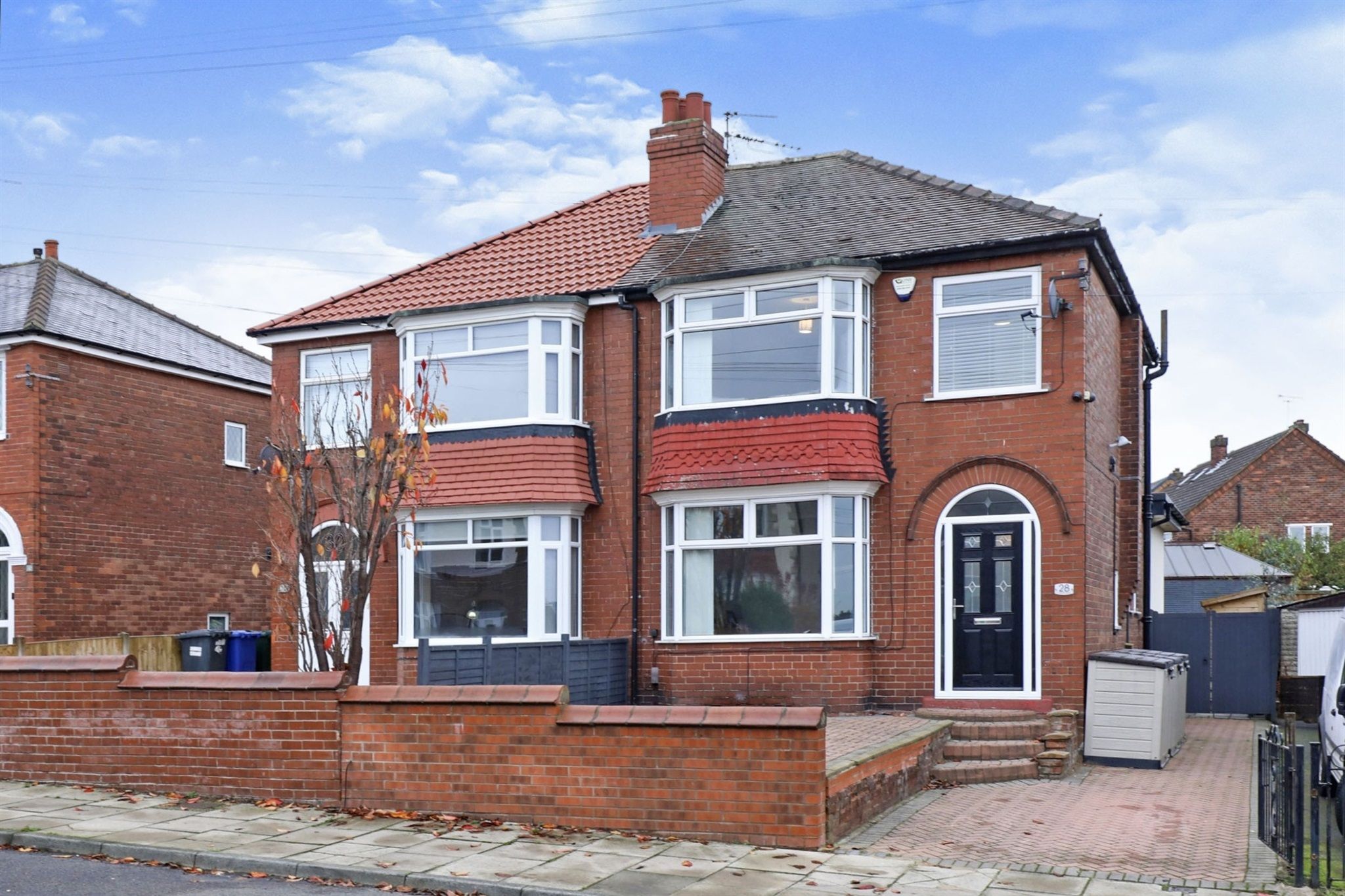 3 bed semidetached house for sale in Chestnut Avenue, Wheatley Hills