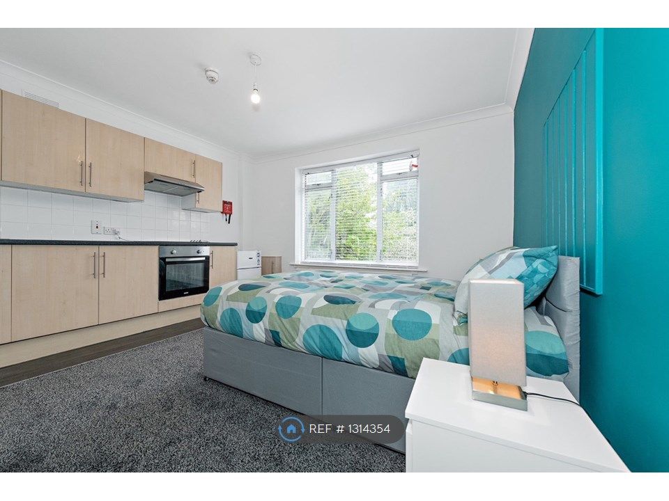 Room to rent in West Road, High HP12 Zoopla