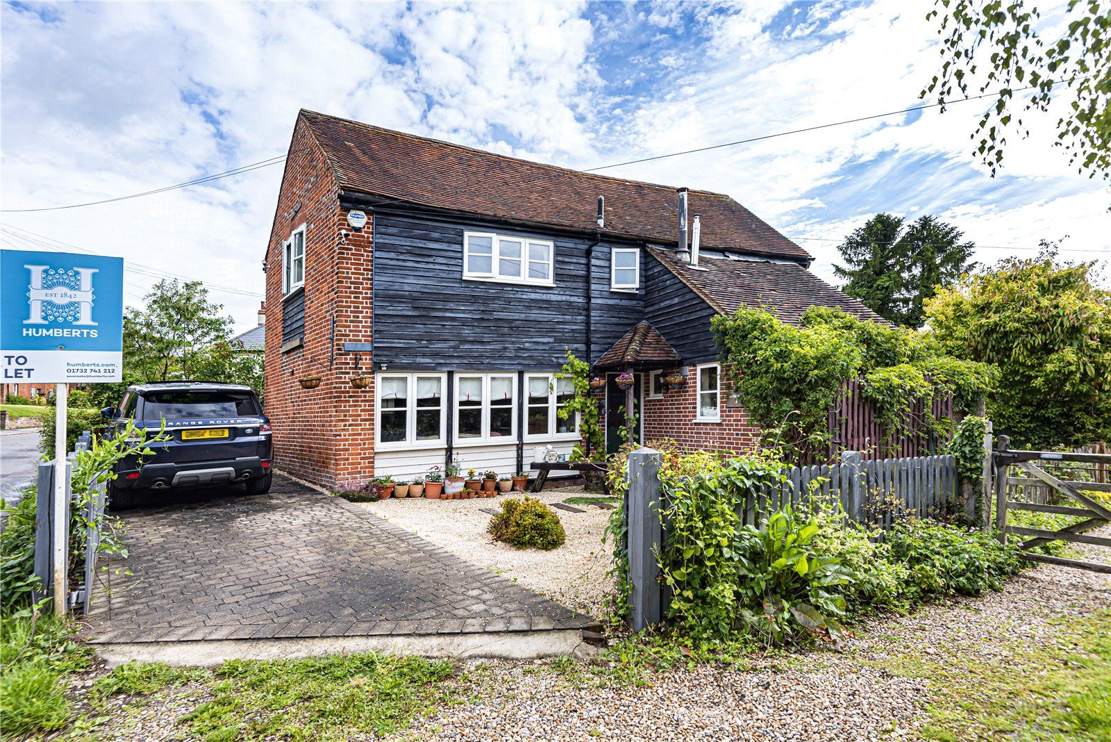 3 bed detached house to rent in High Street, Shoreham, Sevenoaks, Kent