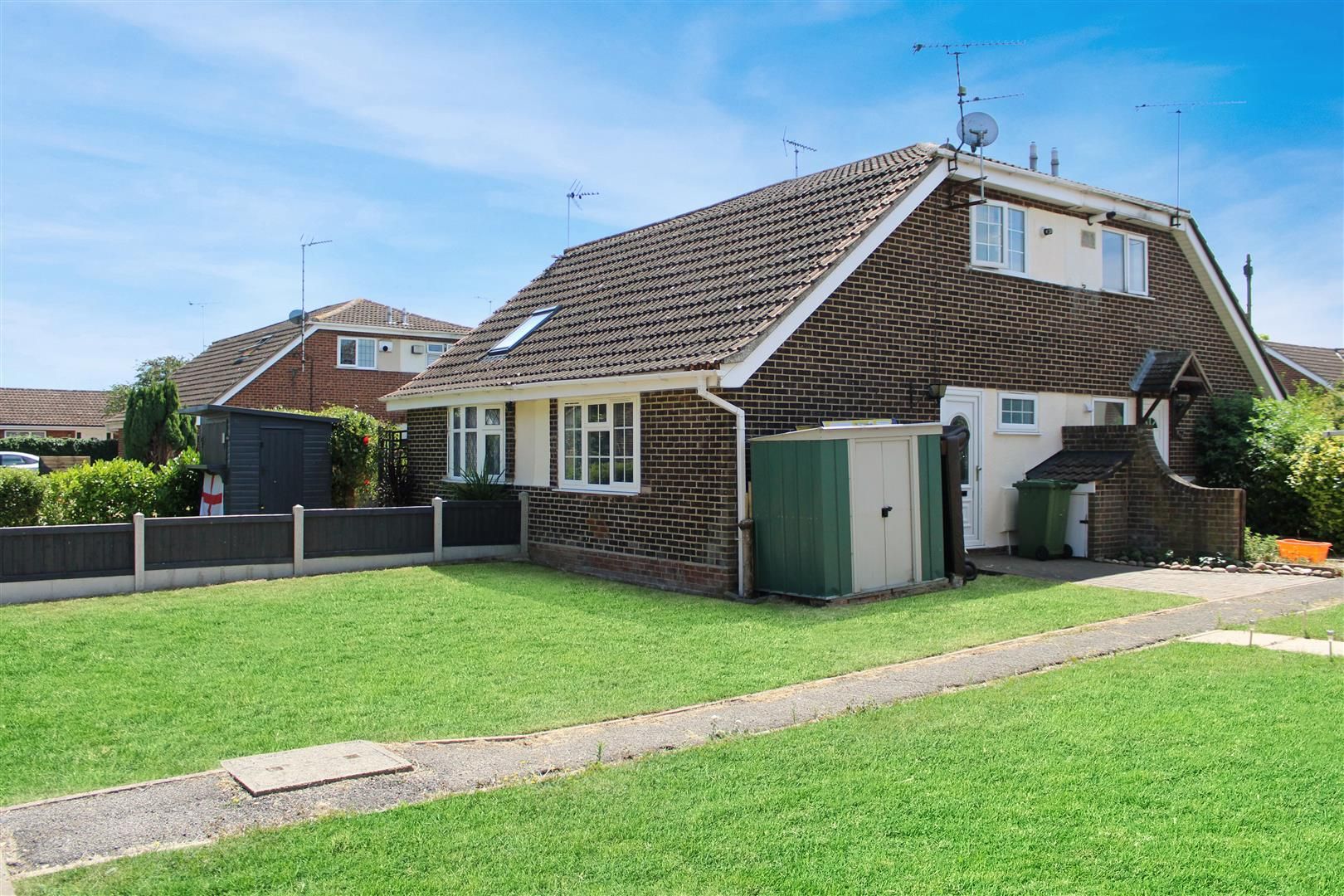 1 bed terraced house for sale in Beauchamps Drive, Wickford SS11 Zoopla