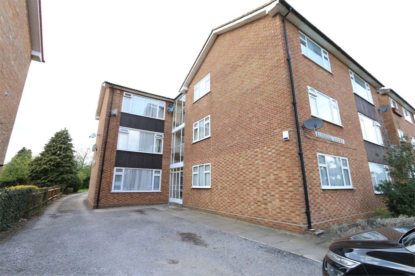 2 bed flat to rent in Blunham Court, Harrowdene Road, North Wembley HA0
