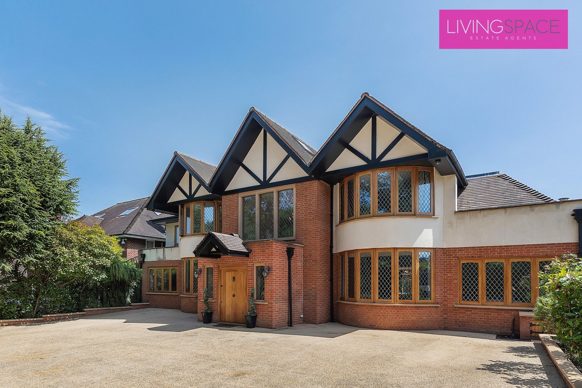 5 bed detached house for sale in St Cross, Bush Hill, Winchmore Hill