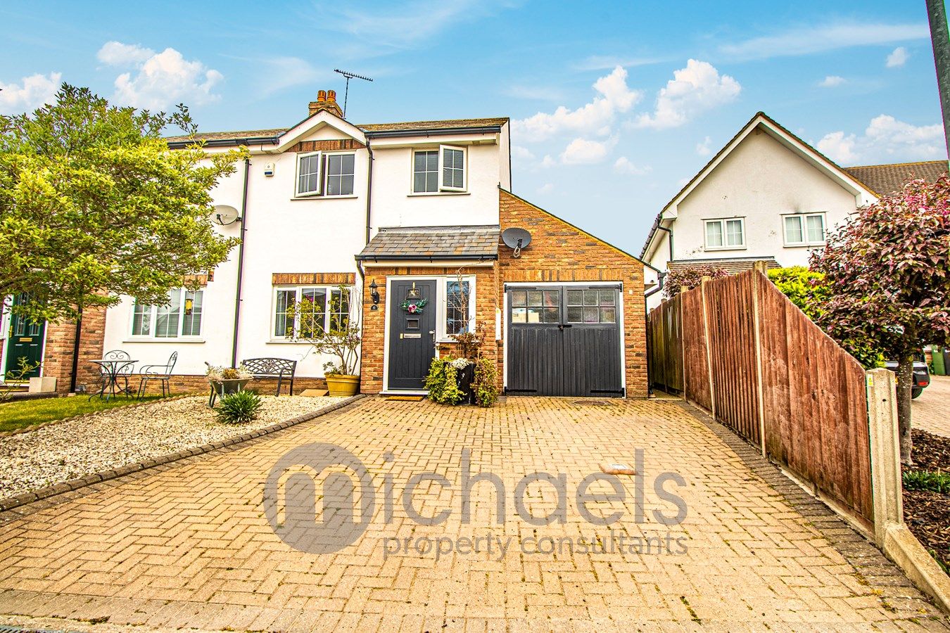 3 bed end terrace house for sale in Penticton Road, Braintree CM7 Zoopla