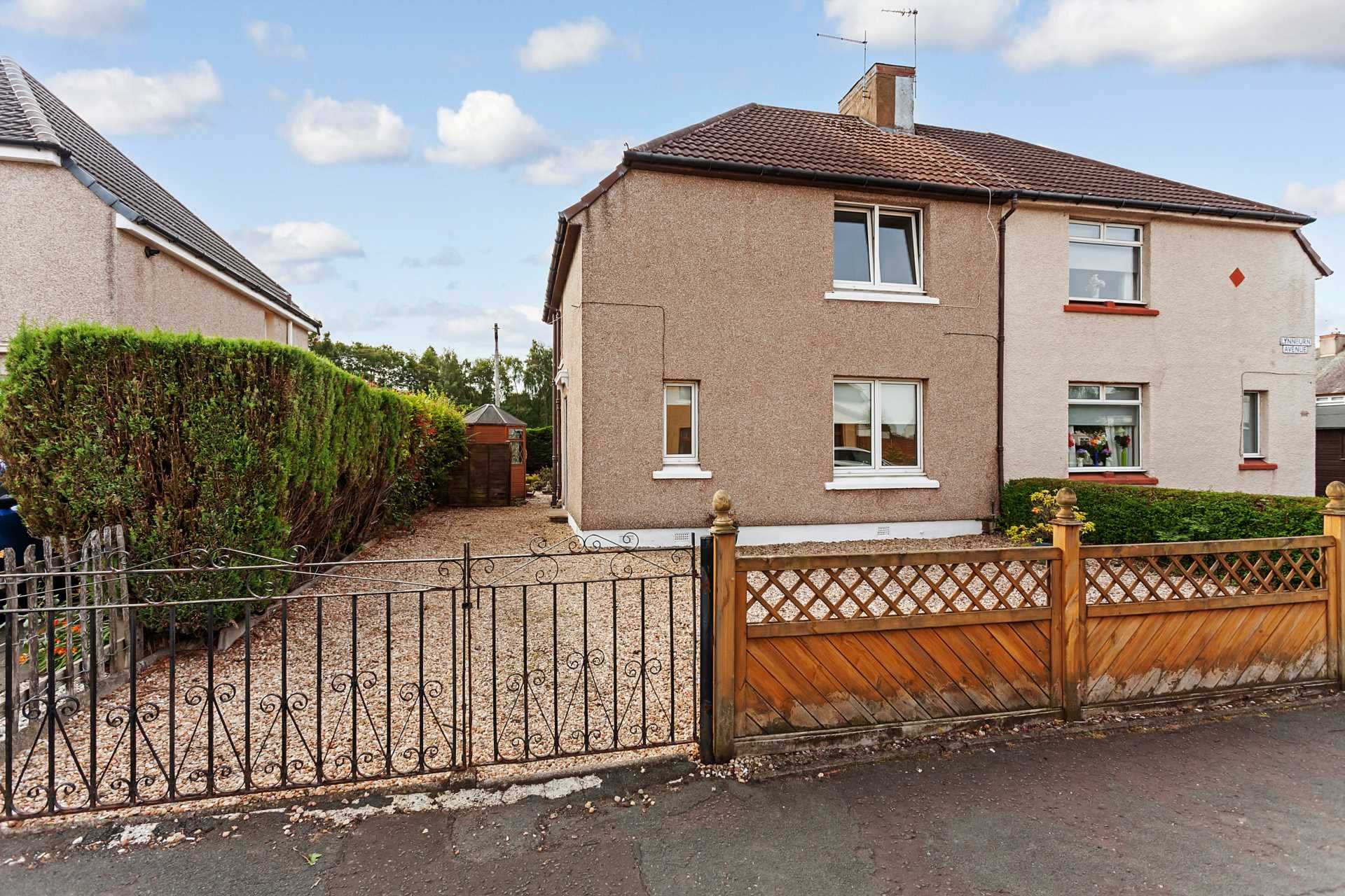 3 bed semidetached house for sale in Lynnburn Avenue, Bellshill ML4