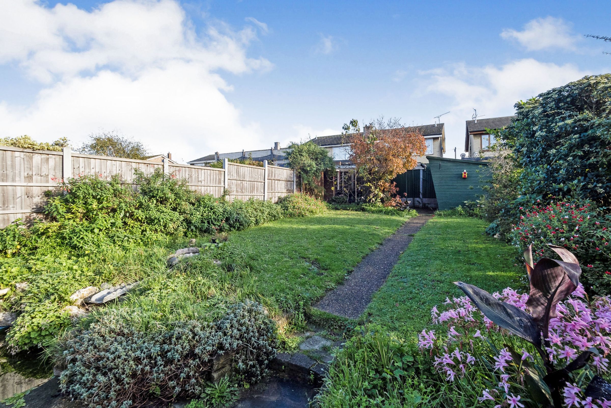 4 bed detached house for sale in Upper Rainham Road, Hornchurch RM12