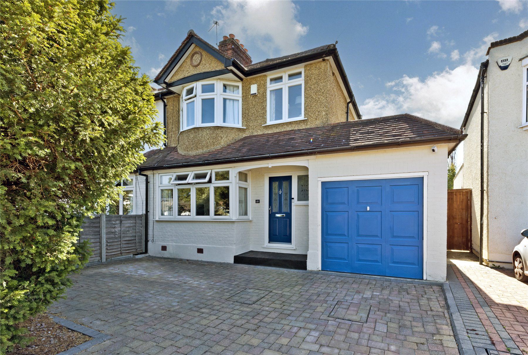 3 bed semidetached house for sale in Greenfield Avenue, Berrylands