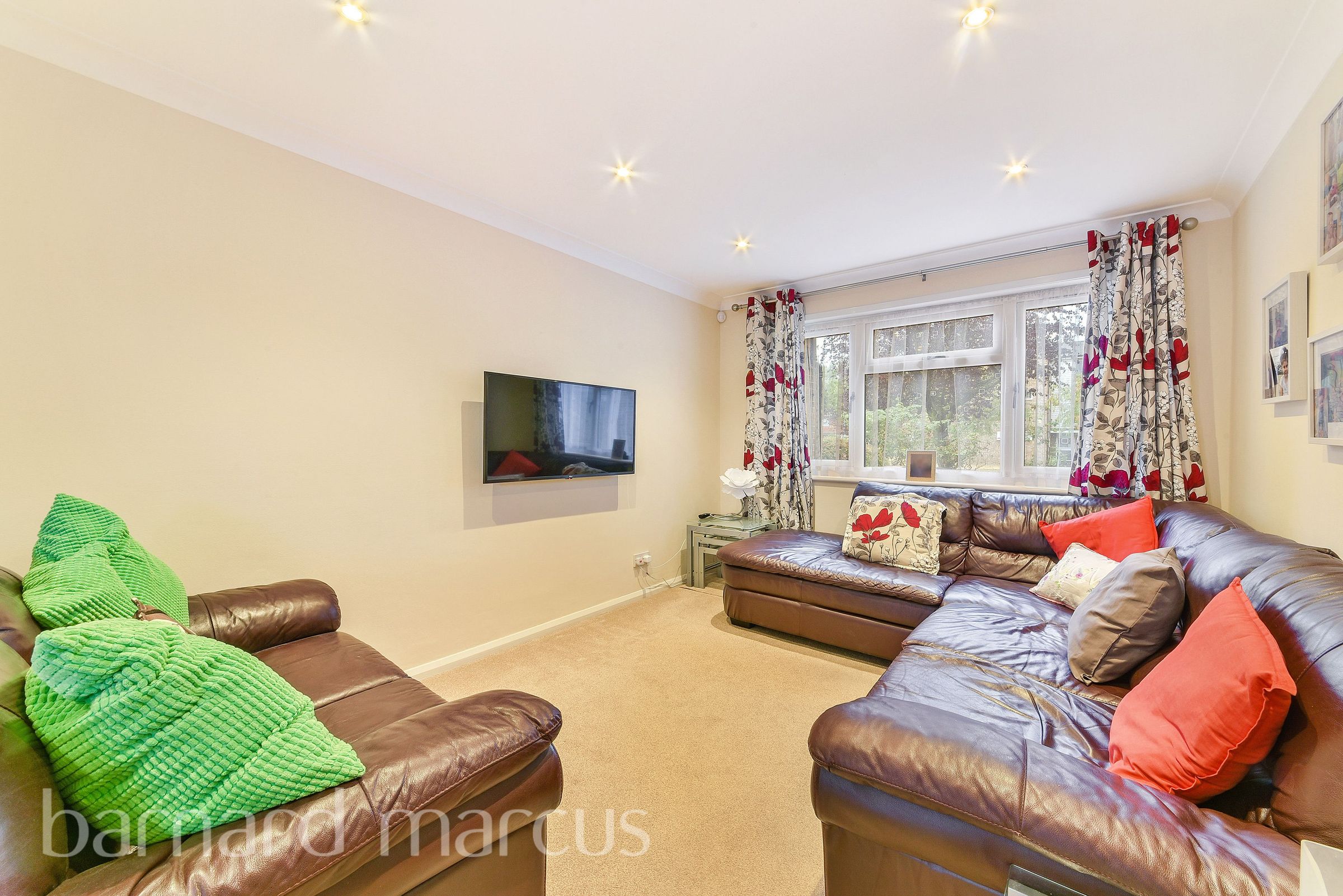 2 bed property to rent in Chiswick Close, Beddington, Croydon CR0 Zoopla