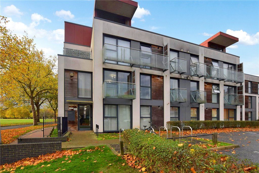 2 bed flat for sale in Cavalry Road, Colchester, Essex CO2 Zoopla
