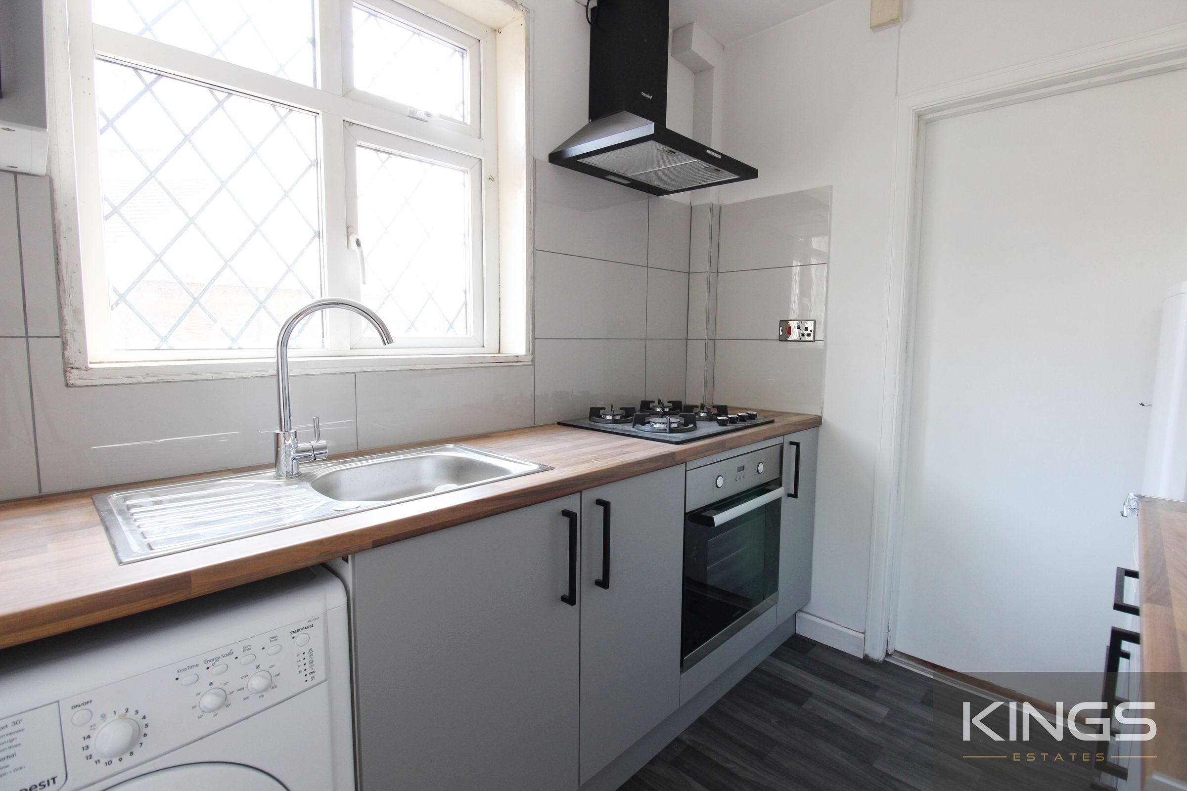 3 bed semidetached house to rent in Honeysuckle Road, Southampton SO16