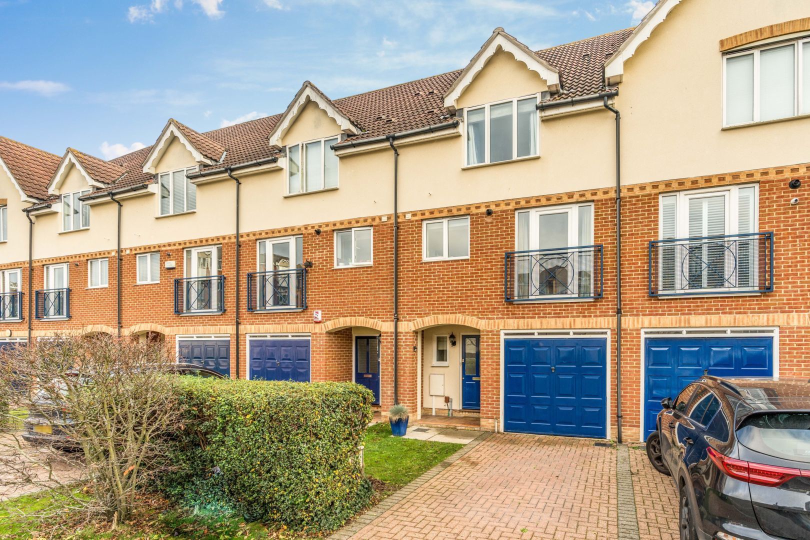 4 bed terraced house for sale in Keating Close, Rochester ME1 Zoopla