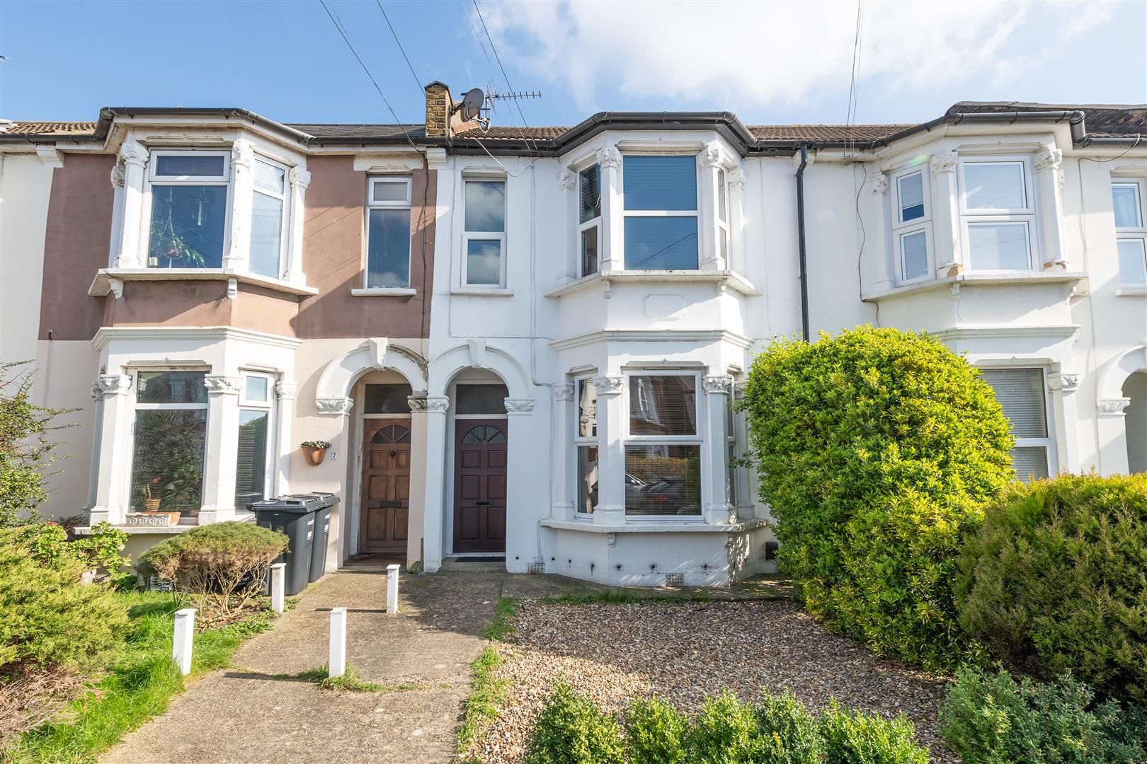 1 bed flat for sale in Walpole Road, London E18 Zoopla