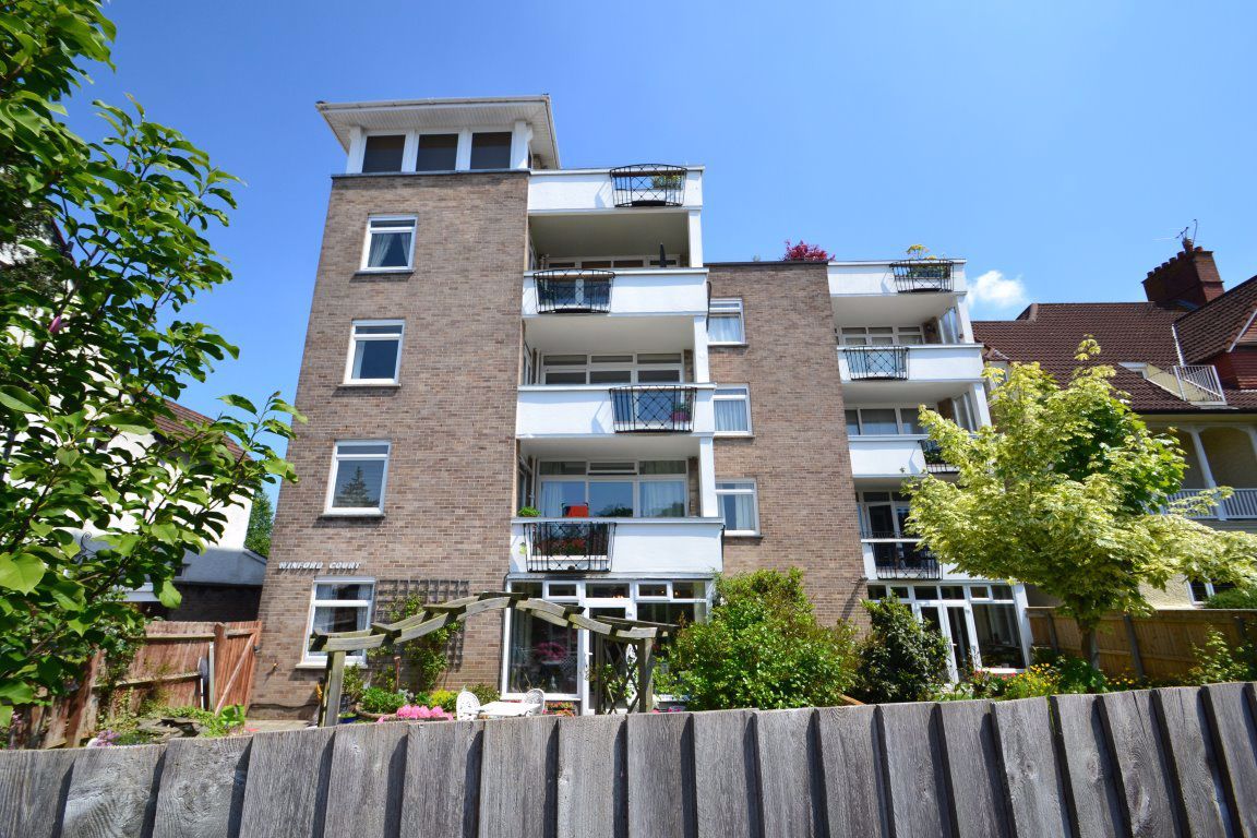 2 bed flat to rent in Winford Court, Downs Park West, Westbury Park BS6