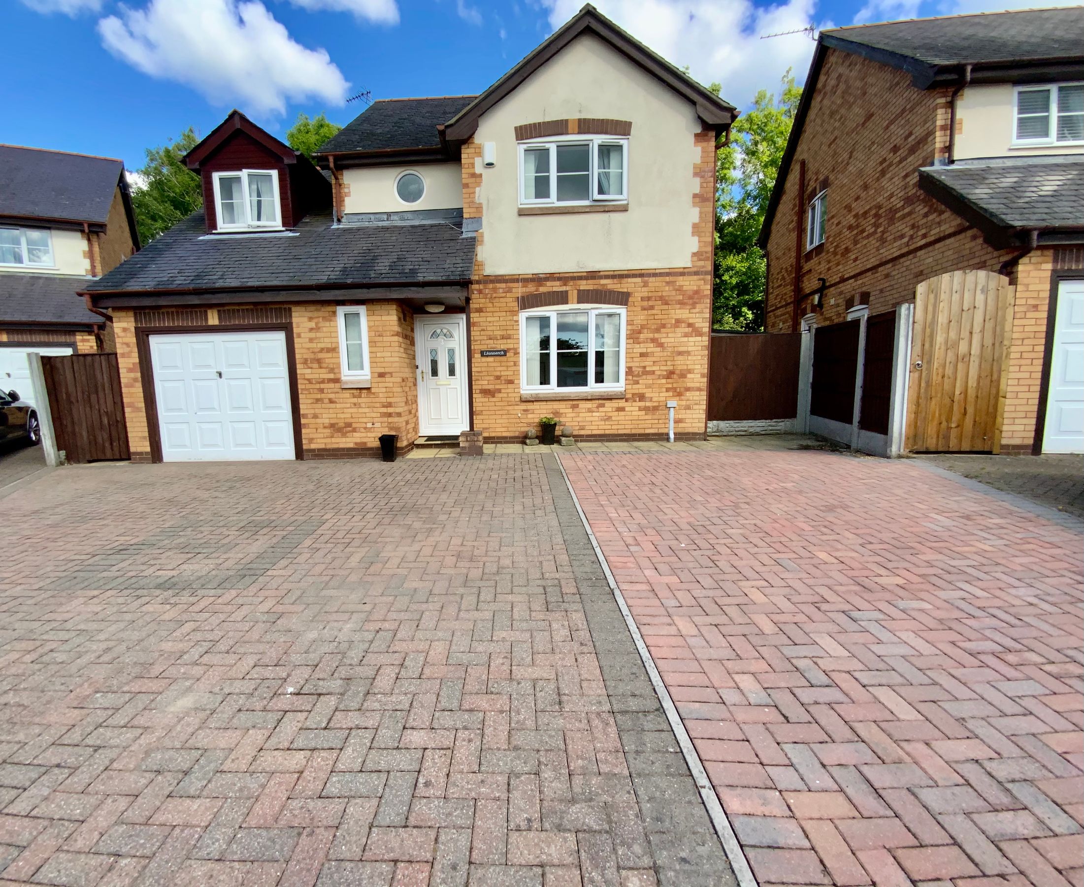 4 bed detached house for sale in Llain Y Felin, Rhosbodrual, Caernarfon LL55 Zoopla