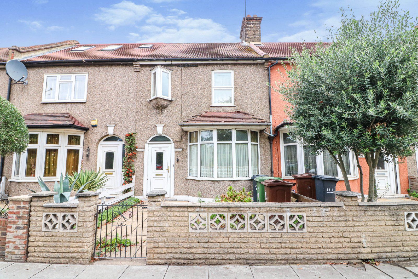 2 bed terraced house for sale in Movers Lane, Barking IG11 Zoopla