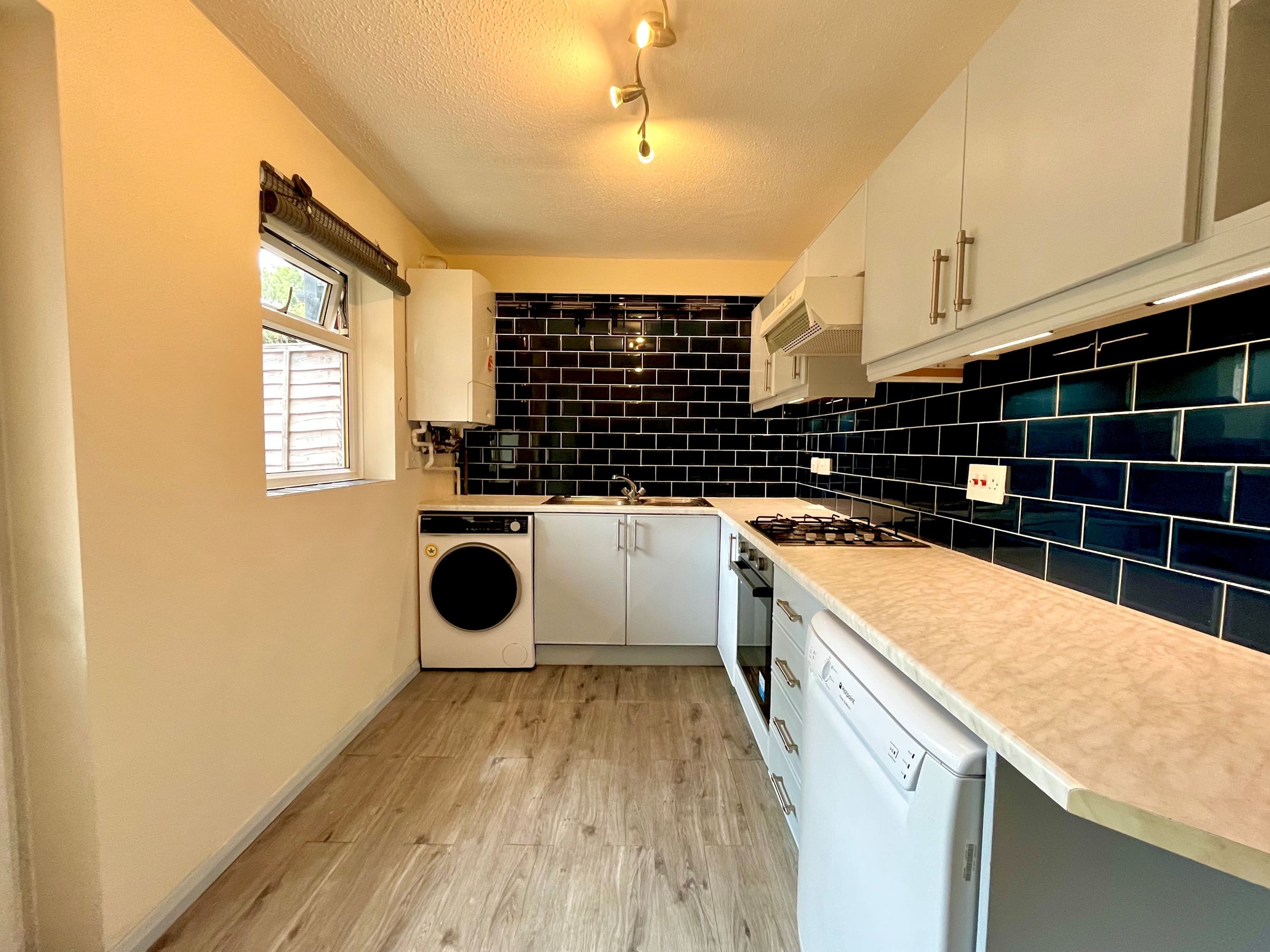 2 bed terraced house to rent in Bridgeway, New Bradwell, Milton Keynes