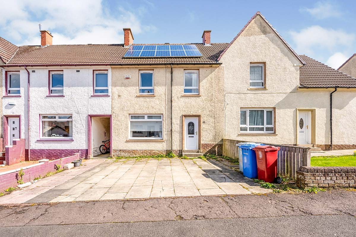 3 bed terraced house for sale in Udston Avenue, Stonehouse, Larkhall