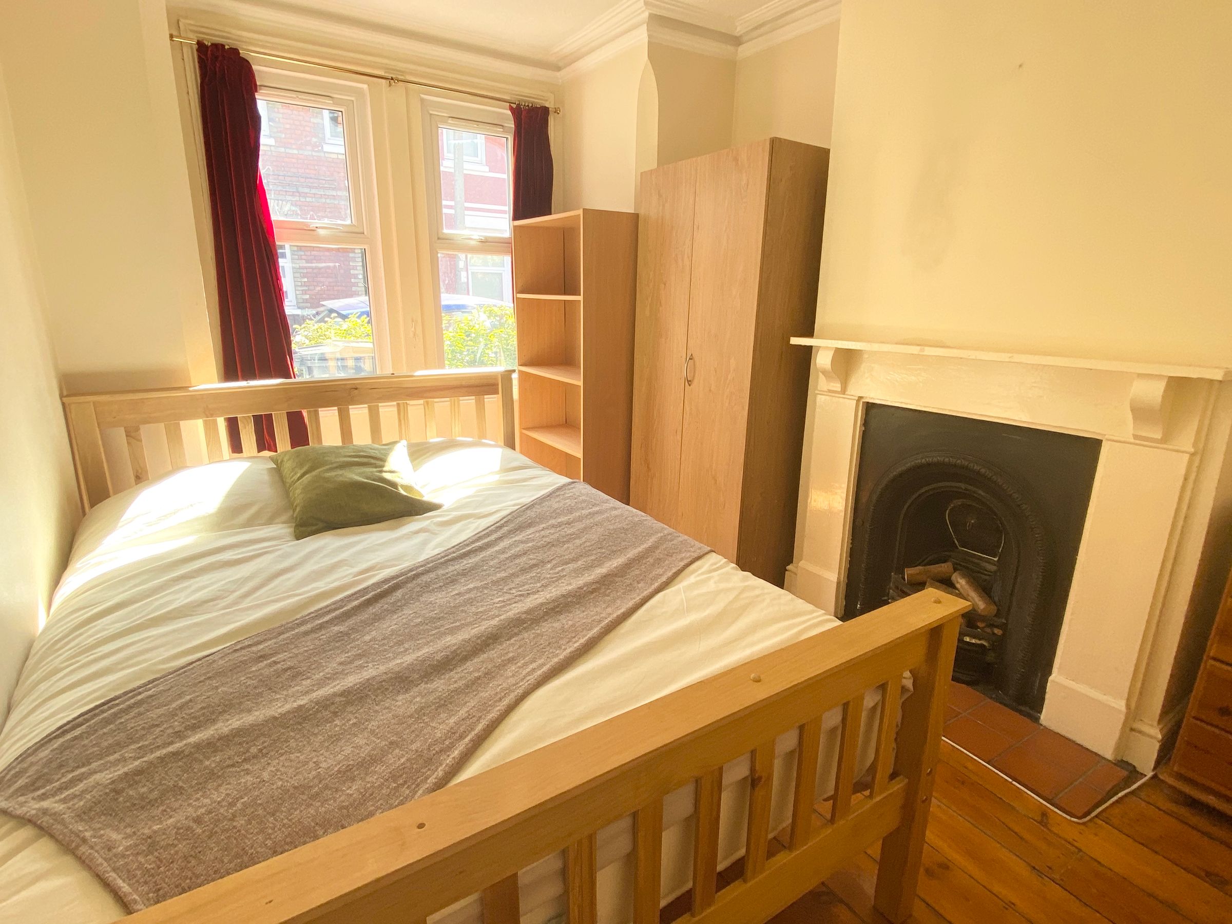 Room to rent in Essex Street, Reading RG2 Zoopla