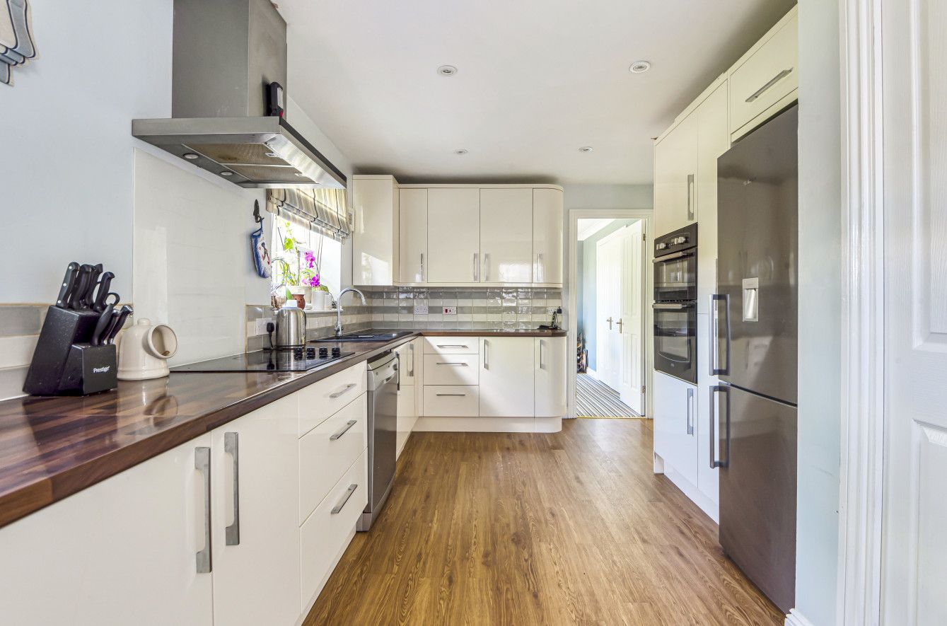 5 bed detached house for sale in Fairford, Gloucestershire GL7 Zoopla