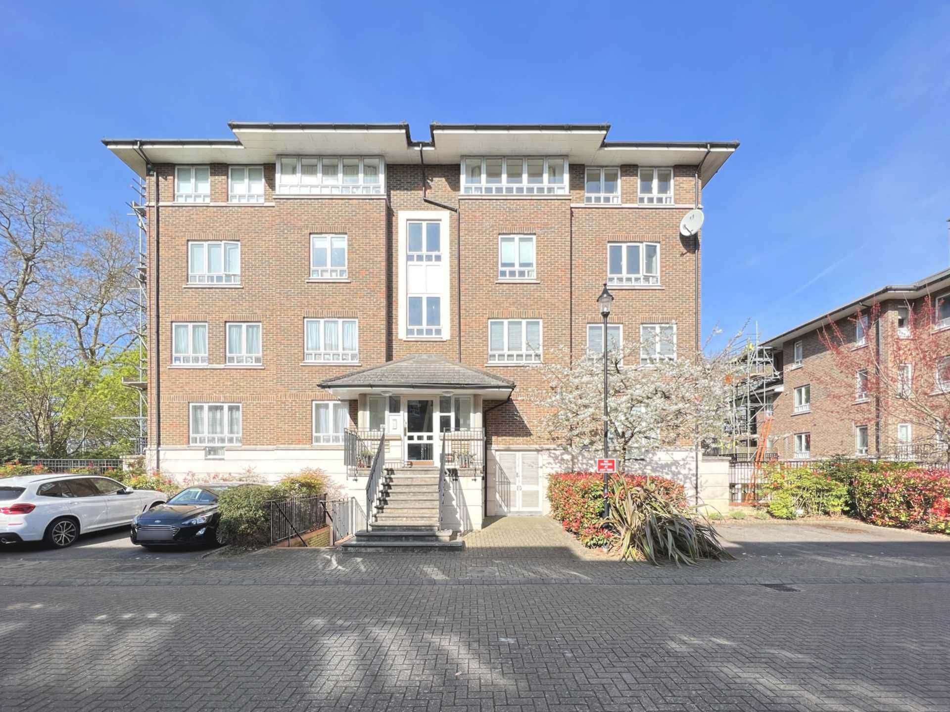 3 bed flat to rent in Trent House, May Bate Avenue KT2 Zoopla