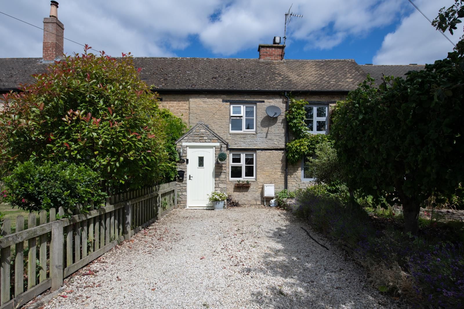 2 bed terraced house for sale in Well Cottage, Cote Road, Aston, Bampton, Oxfordshire OX18 Zoopla