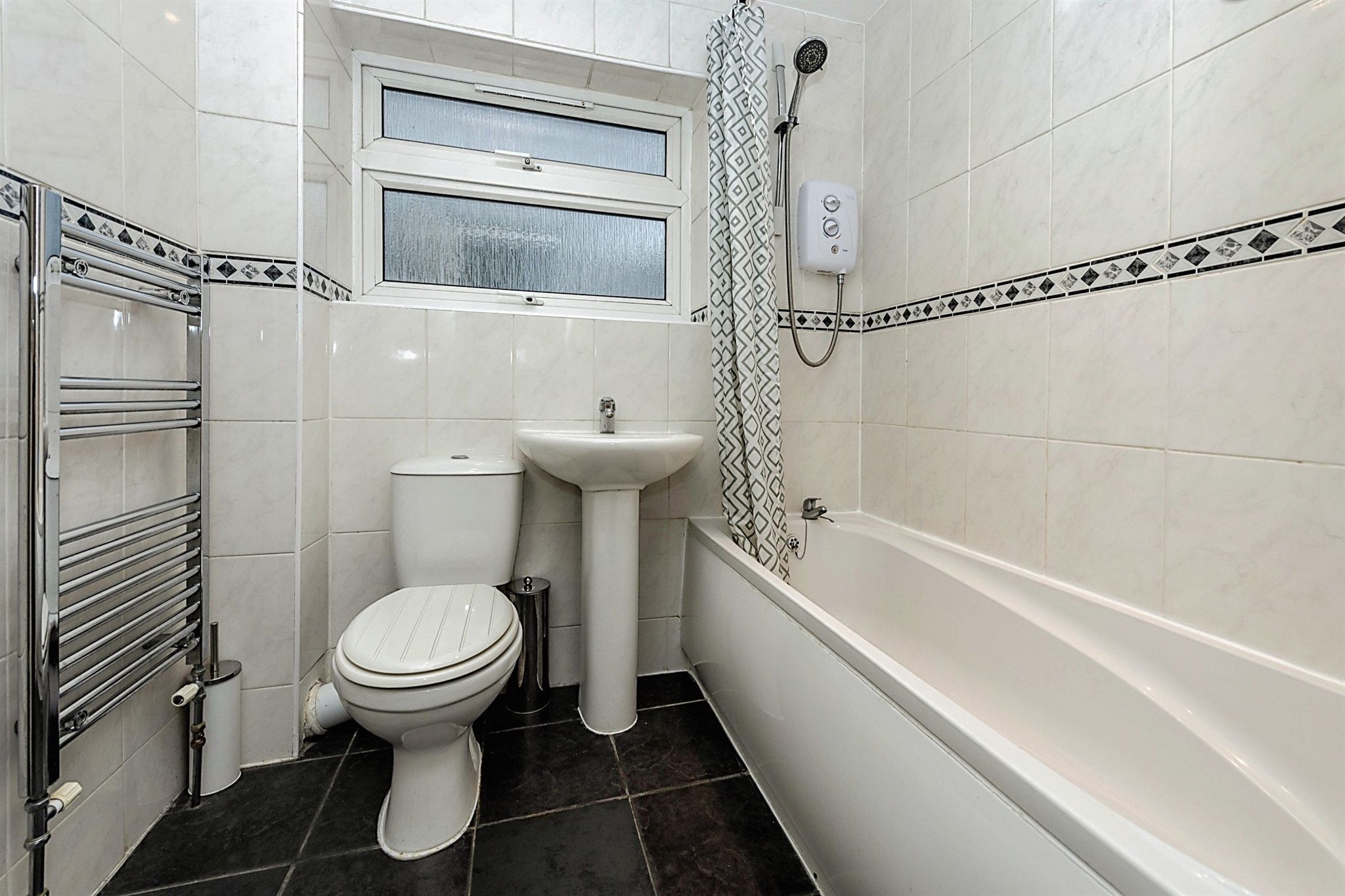 3 bed end terrace house for sale in Lomond Road, Piccotts End, Hemel