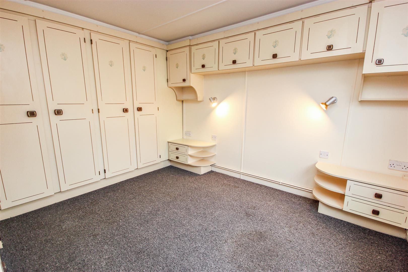 2 bed detached bungalow for sale in Wilby Park, Wilby, Wellingborough