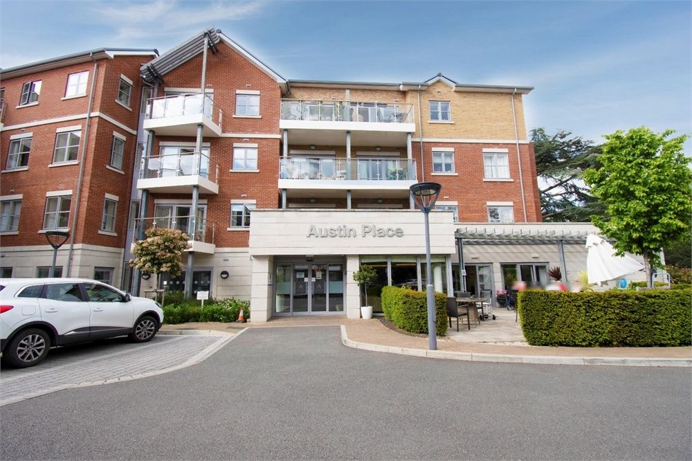 72 Oatlands Drive, Weybridge, Surrey KT13  