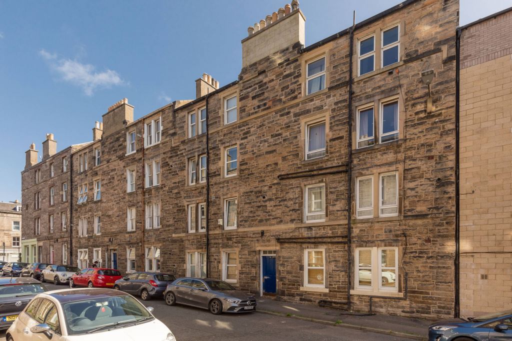 6/2 Lyne Street, Abbeyhill, Edinburgh EH7  