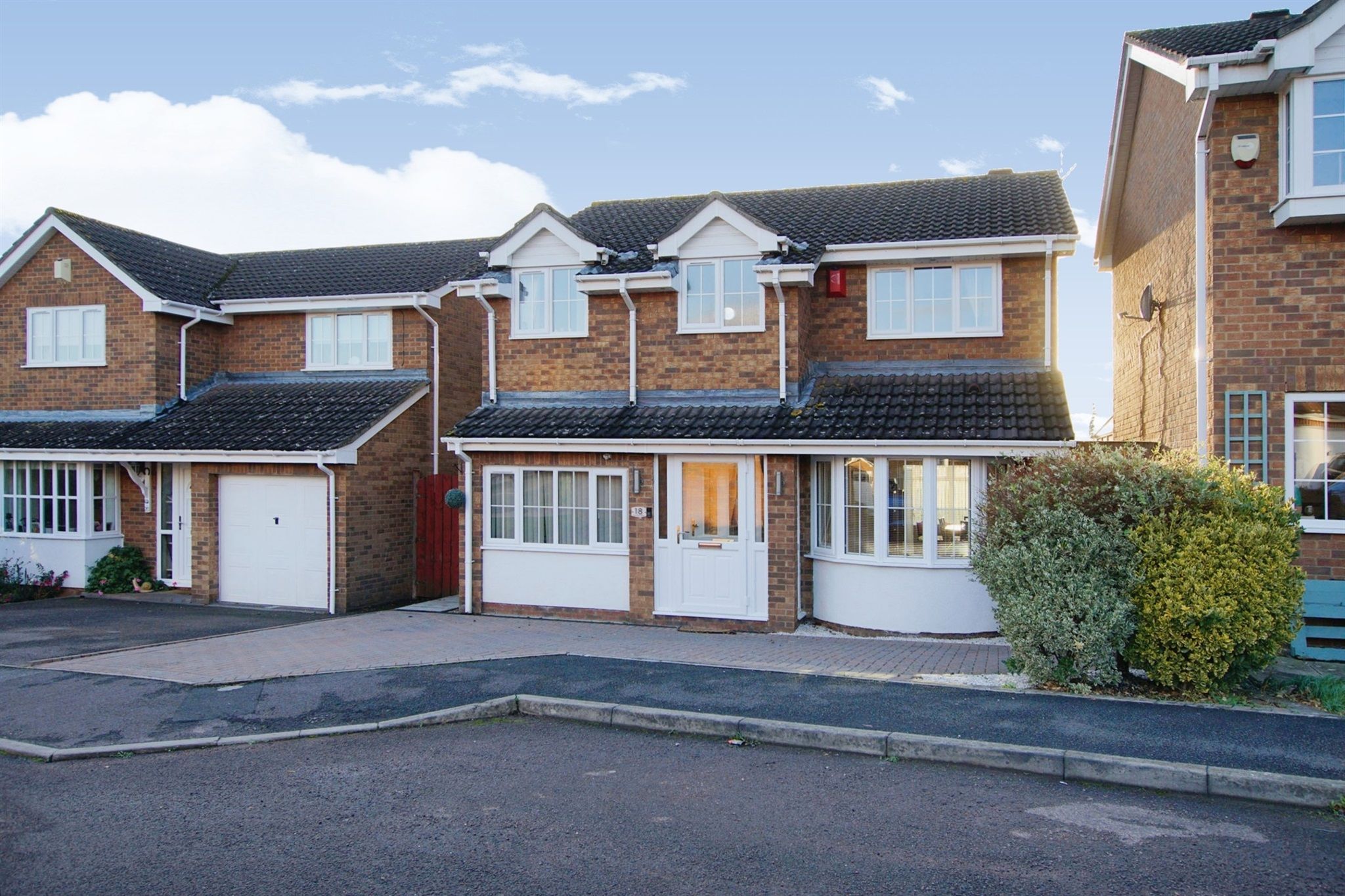 4 bed detached house for sale in Field Farm Close, Stoke Gifford