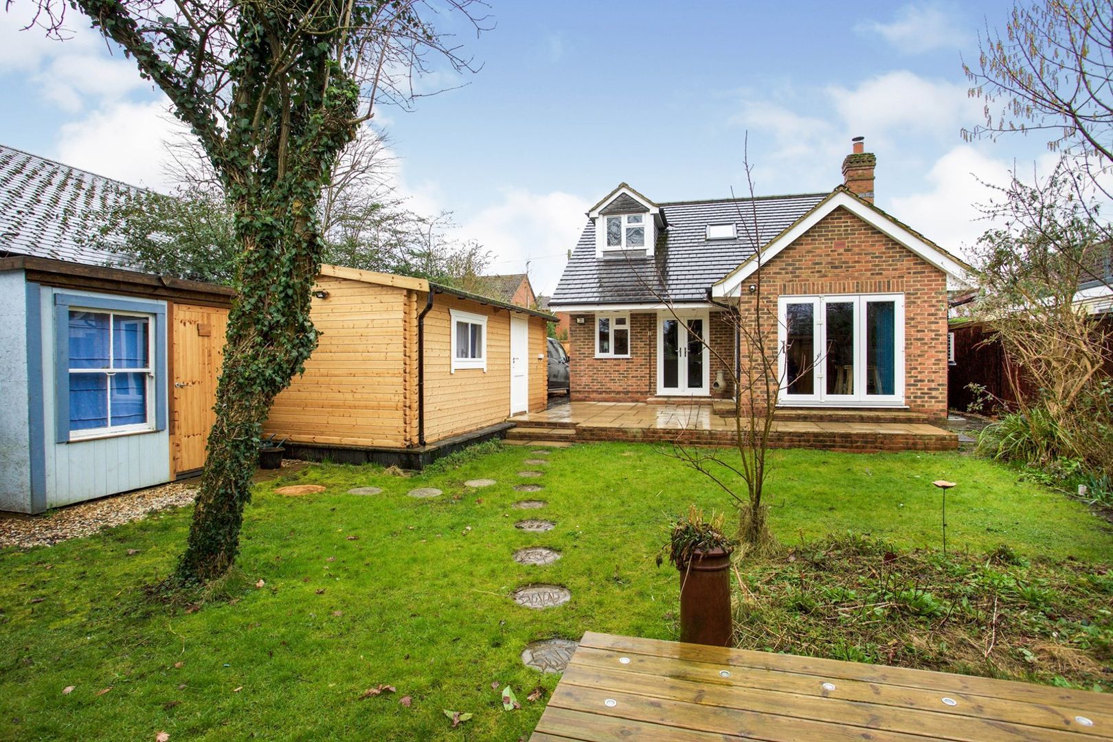 3 bed detached bungalow for sale in Clarence Road, Fleet GU51 Zoopla