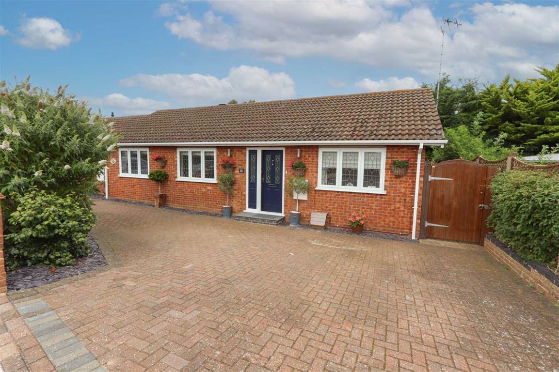 Clipstone Crescent, Leighton Buzzard LU7  