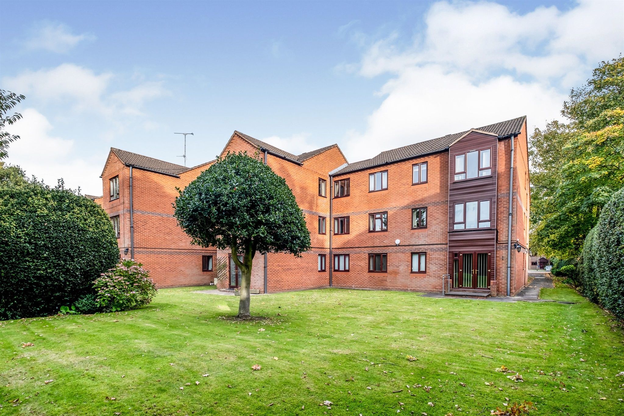 2 bed property for sale in Kelvedon Grove, Solihull B91 Zoopla
