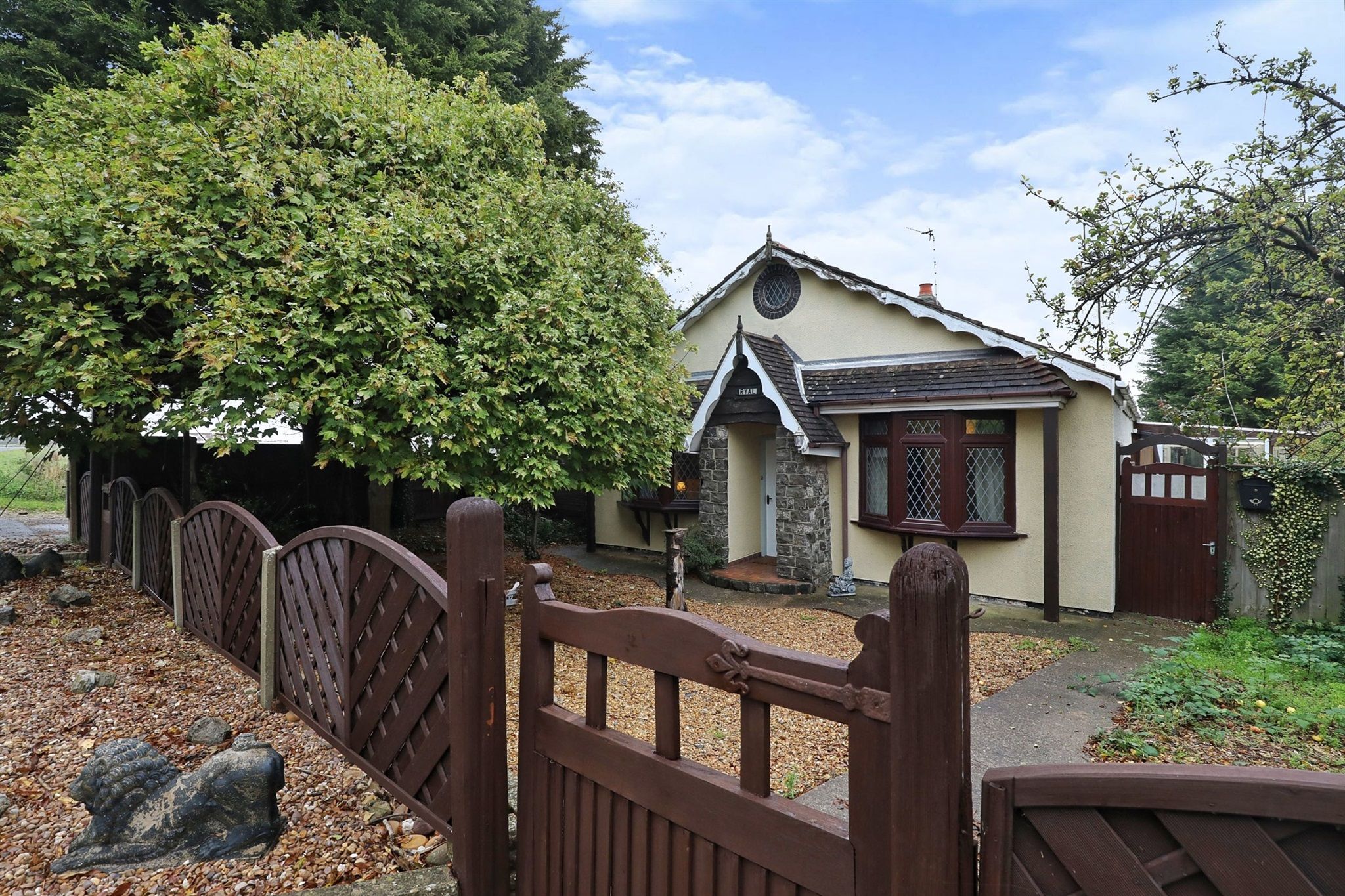 3 bed detached bungalow for sale in Stockwith Road, Walkeringham