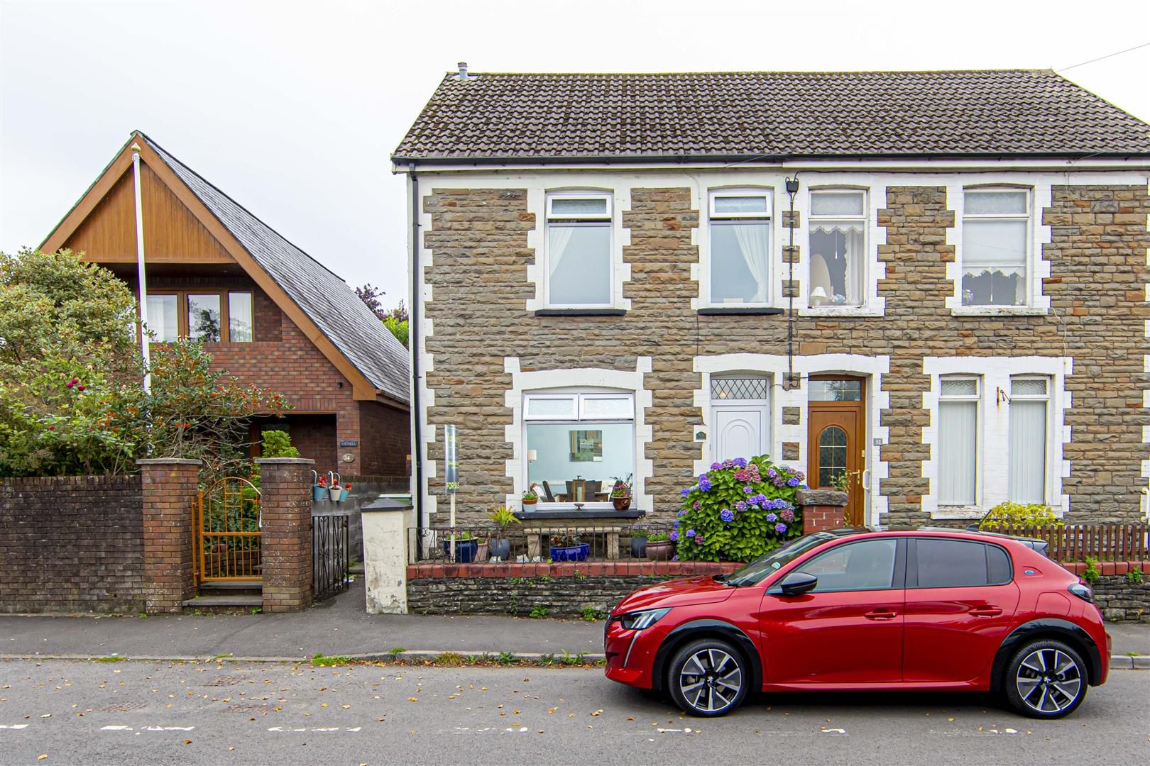3 bed semidetached house for sale in Wern Crescent, Nelson, Treharris