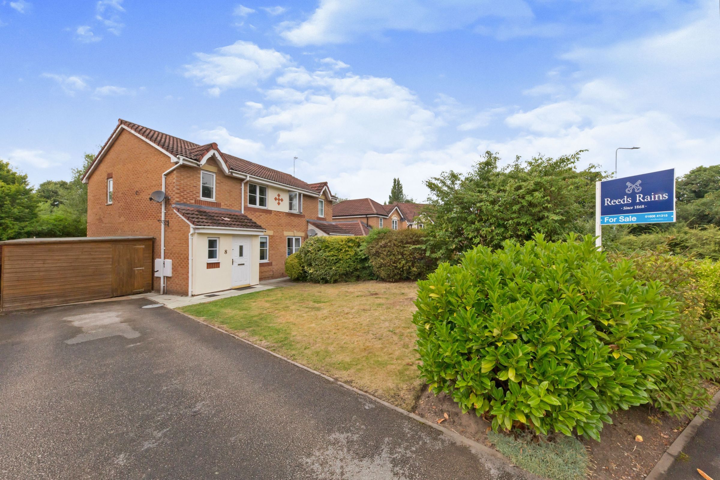 3 bed semidetached house for sale in Burnside Way, Winnington