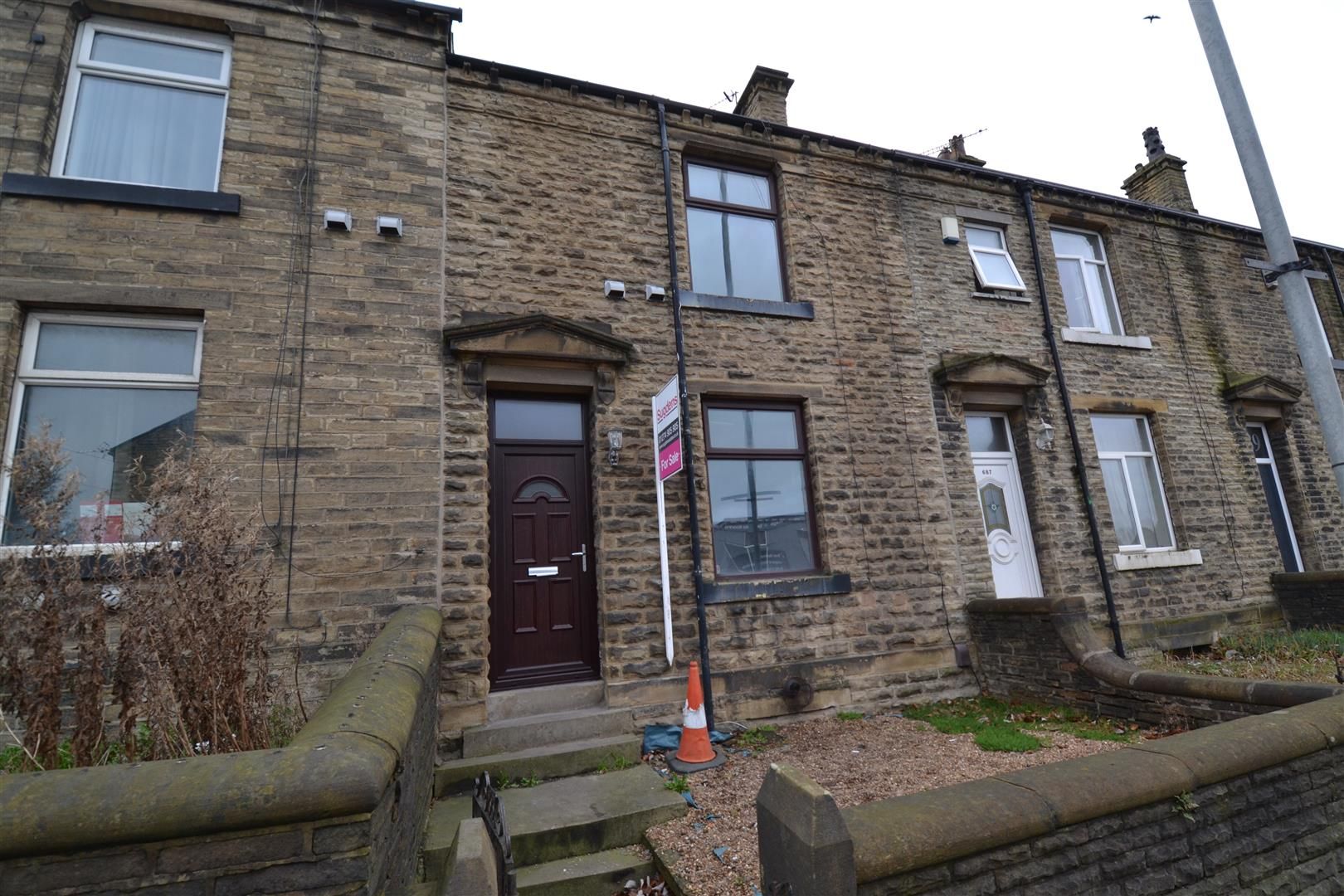 2 bed terraced house for sale in Bradford Road, Oakenshaw, Bradford