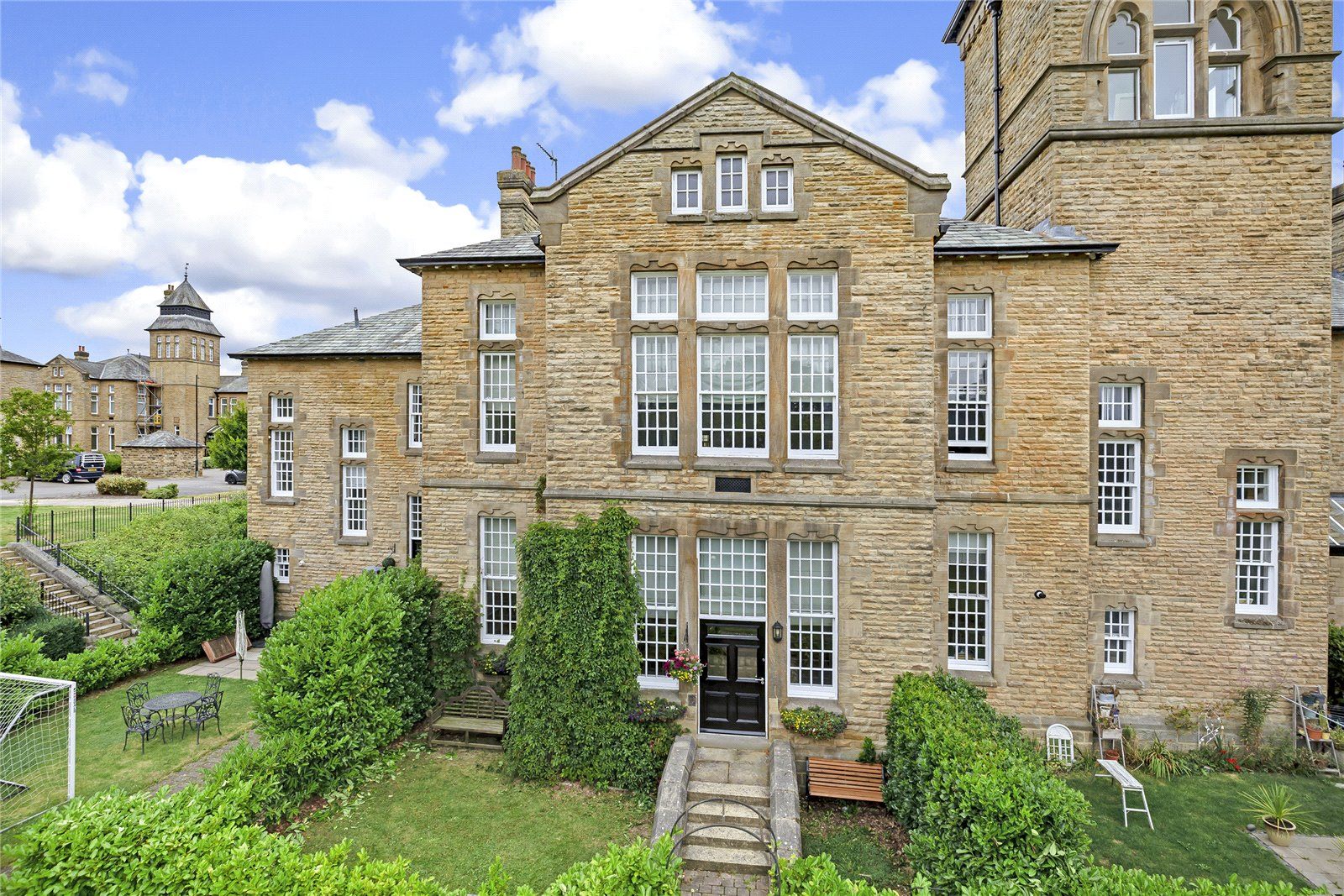 4 bed terraced house for sale in Askrigg Court, Chevin Park, Menston