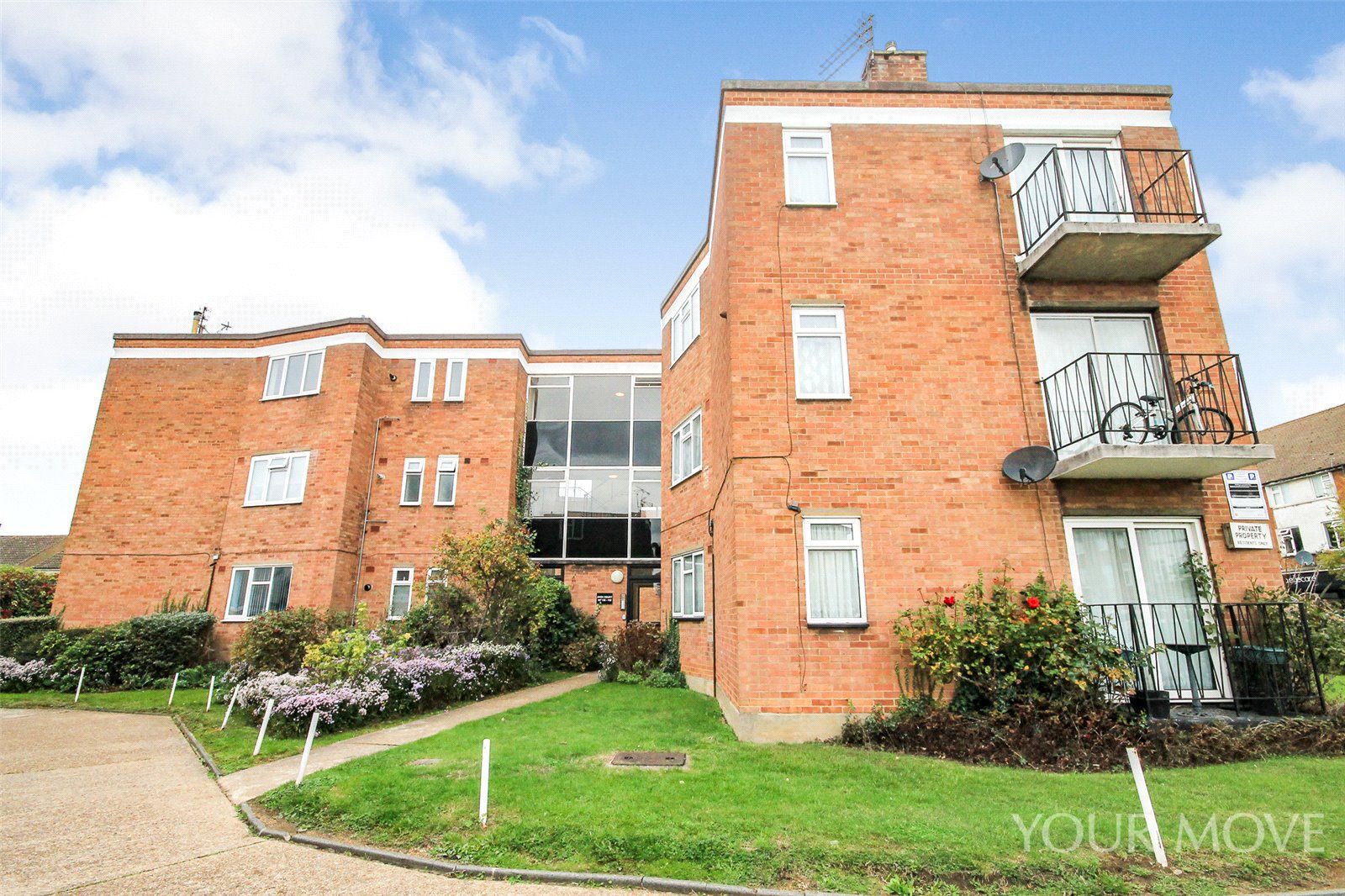 2 bed flat to rent in Avon Road, Upminster RM14 Zoopla