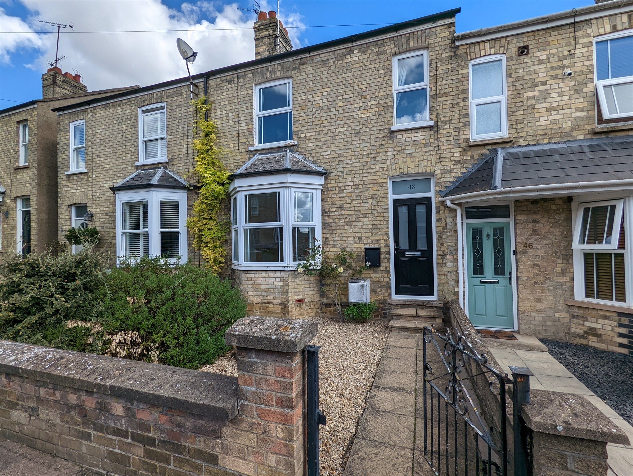 2 bed terraced house for sale in Queens Walk, Stamford PE9 Zoopla