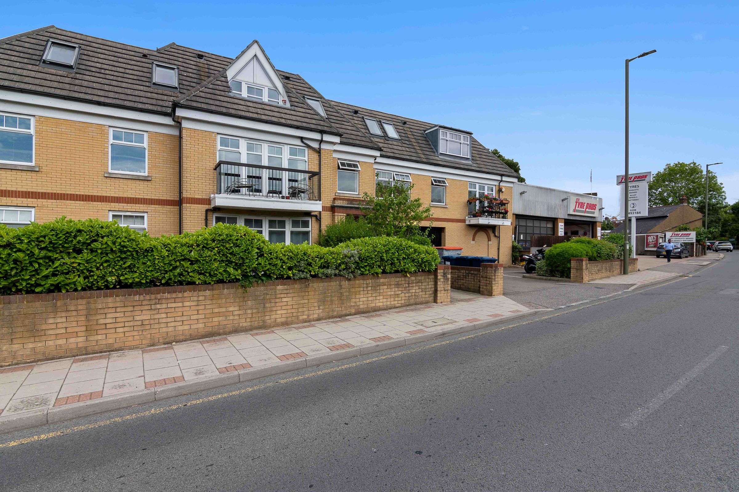 2 bed flat for sale in St. Albans Road, EN5 Zoopla