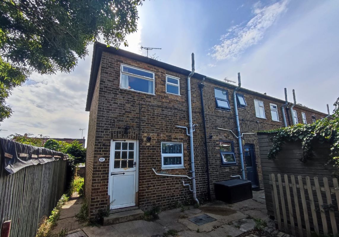 3 bed end terrace house for sale in 337 Dover Road, Walmer, Deal, Kent