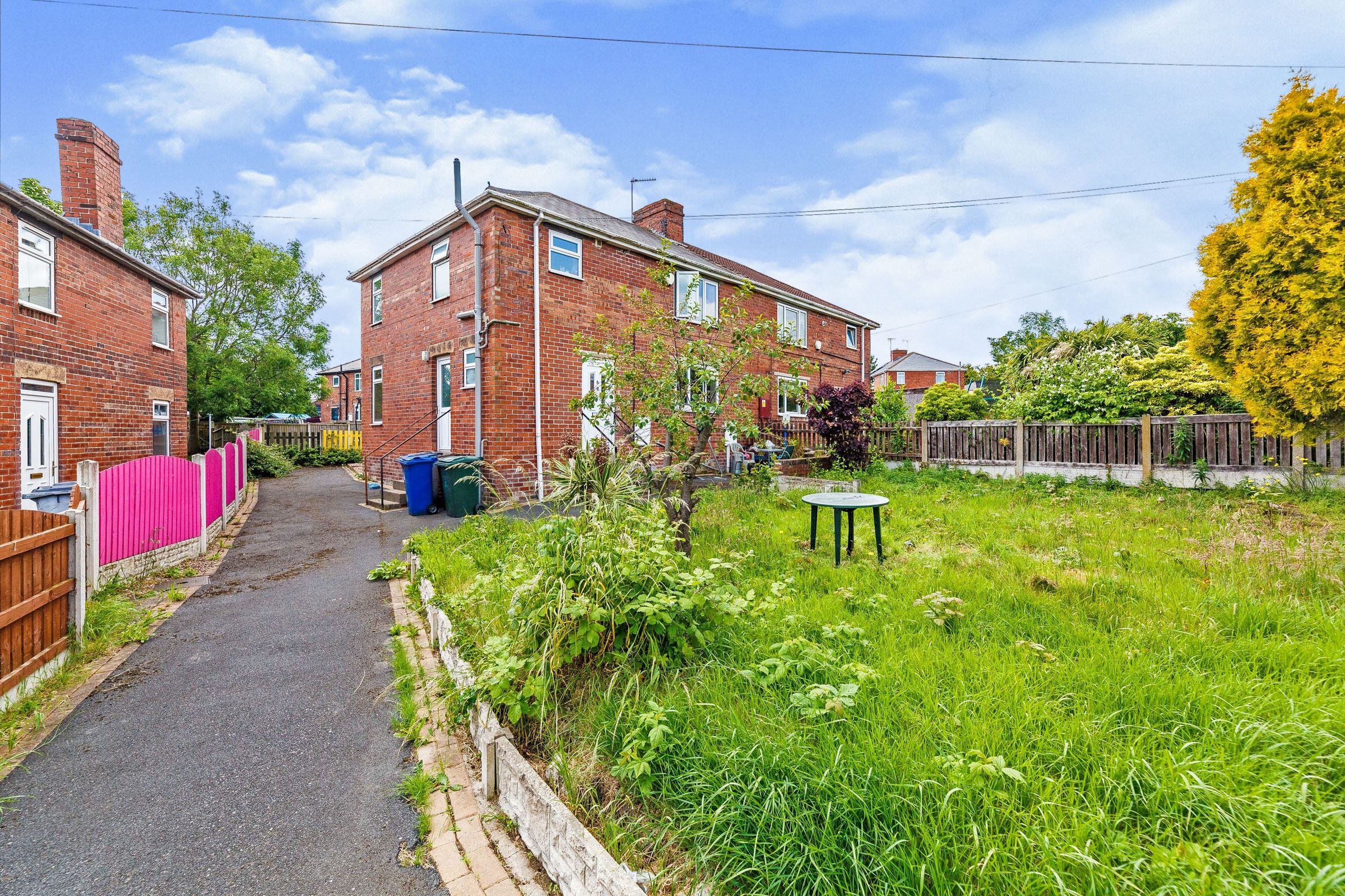 3 bed semidetached house for sale in Longfields Crescent, Barnsley S74