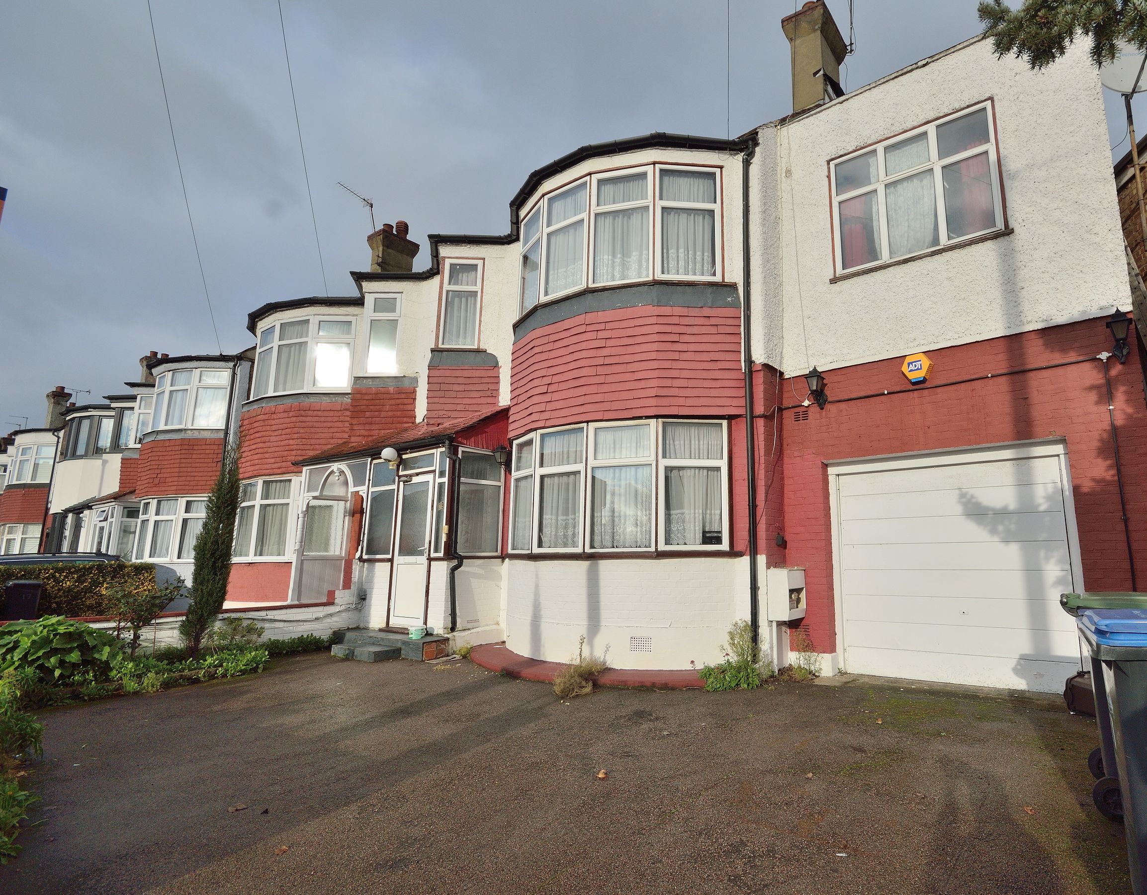 Ecclesbourne Gardens, Palmers Green N13  