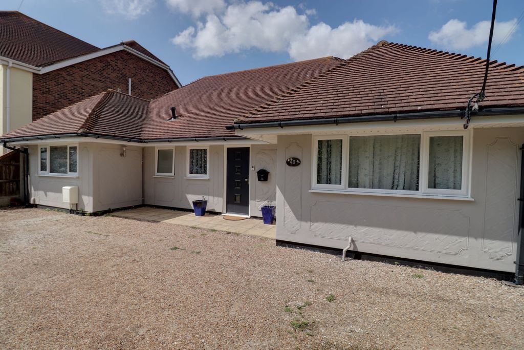 Ash Road, Canvey Island SS8  