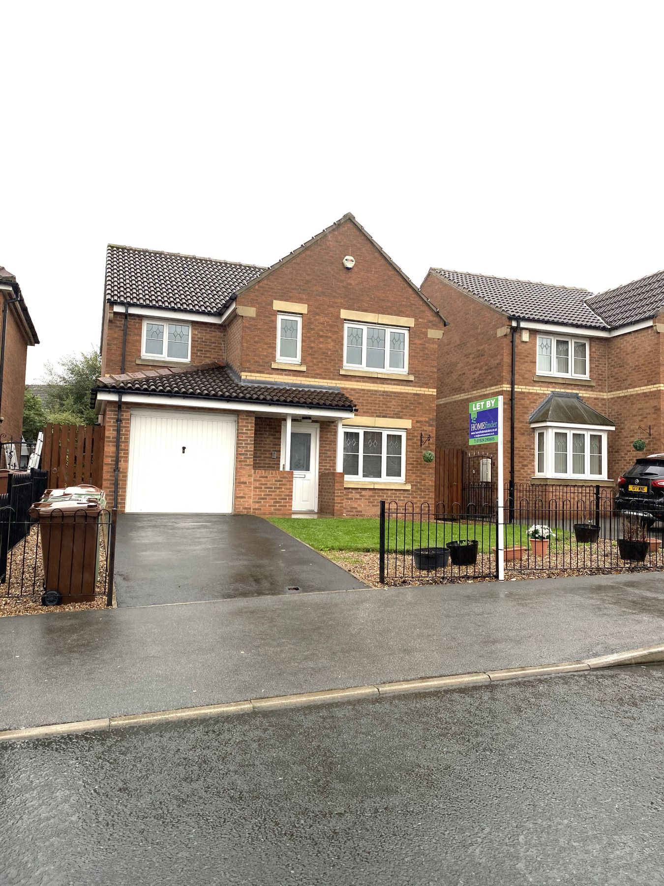 4 bed detached house to rent in Checkstone Avenue, Whitwood, Castleford