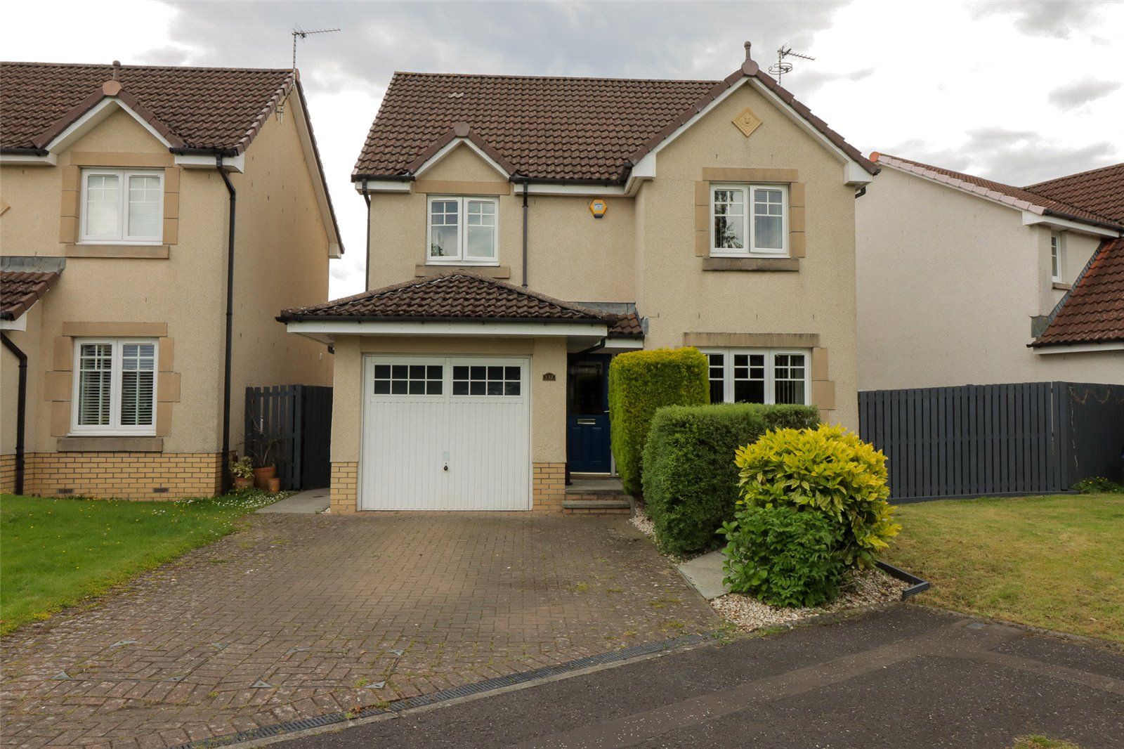 4 bed detached house for sale in Benview, Bannockburn FK7 Zoopla