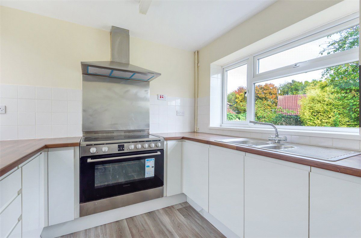 3 bed bungalow to rent in Lichfield Road, Armitage, Rugeley