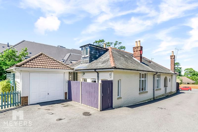 Wimborne Road, Bear Cross BH11