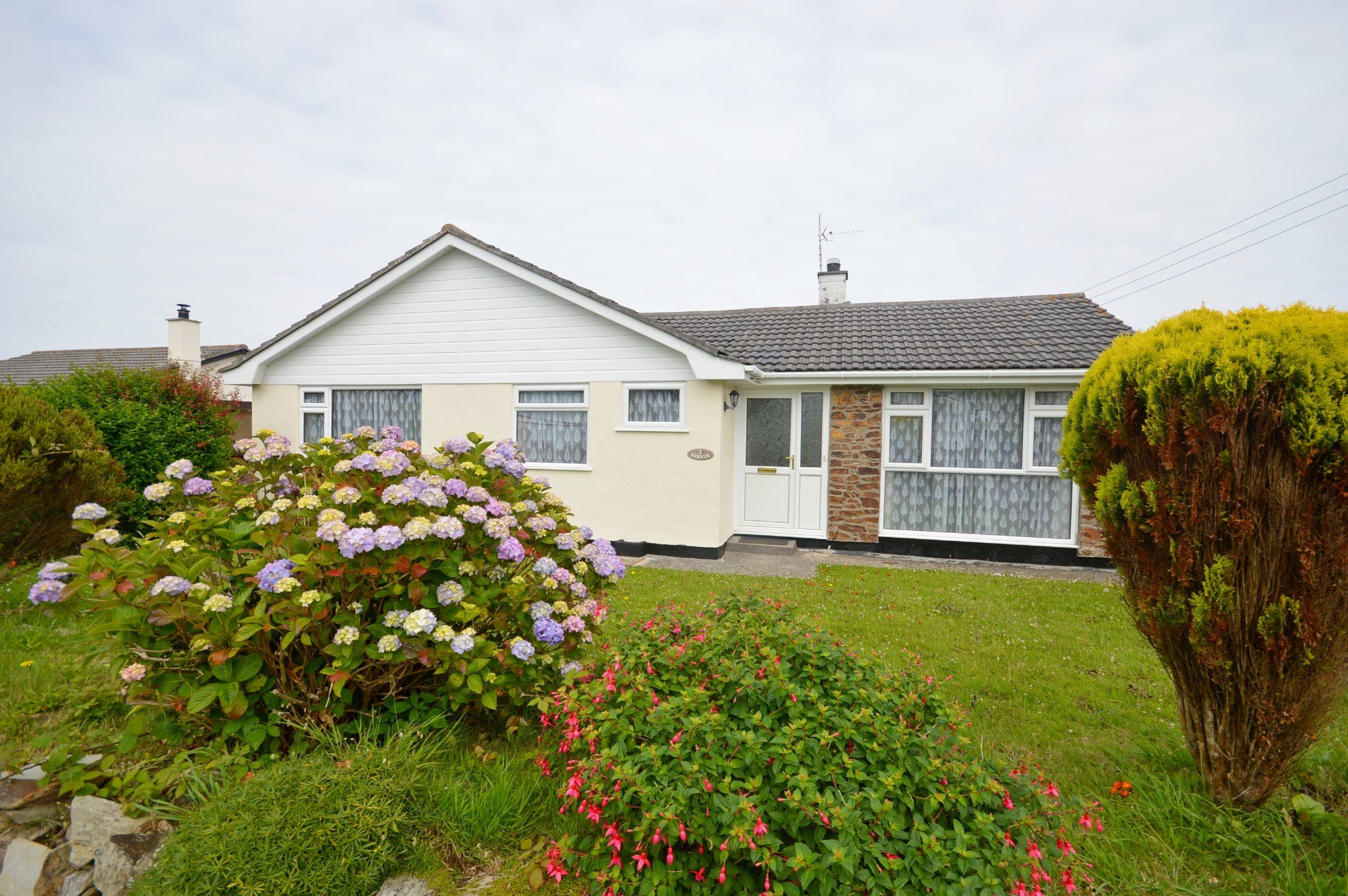 3 bed detached bungalow to rent in Lawrence Road, St. Agnes TR5 Zoopla