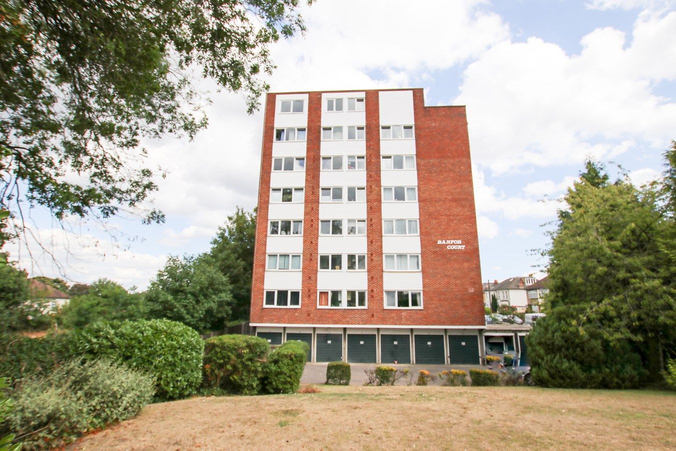 2 bed flat to rent in Clarendon Road, Wallington SM6 Zoopla